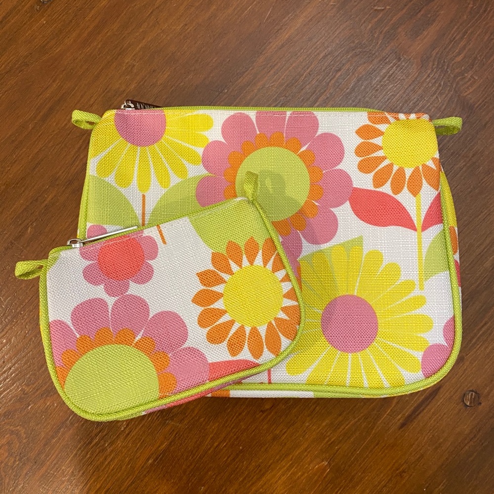 Clinique Cosmetic Case Bundle